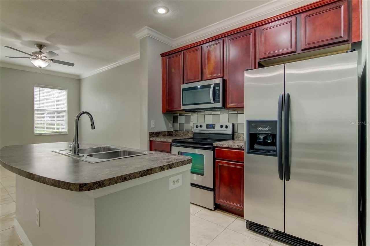 14019 Citrus Crest Cir - Photo 5 of 27