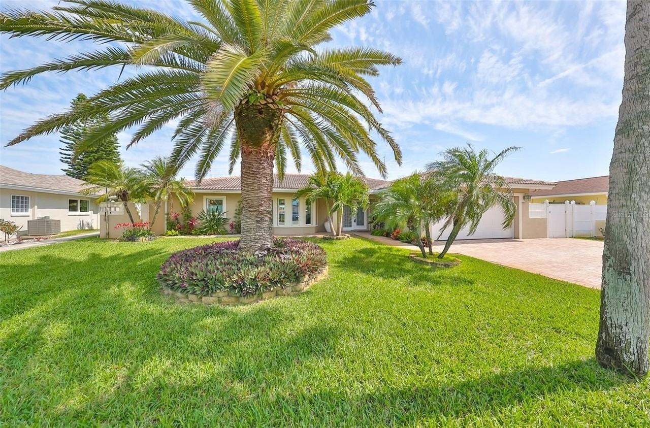 6429 Lake Sunrise Dr