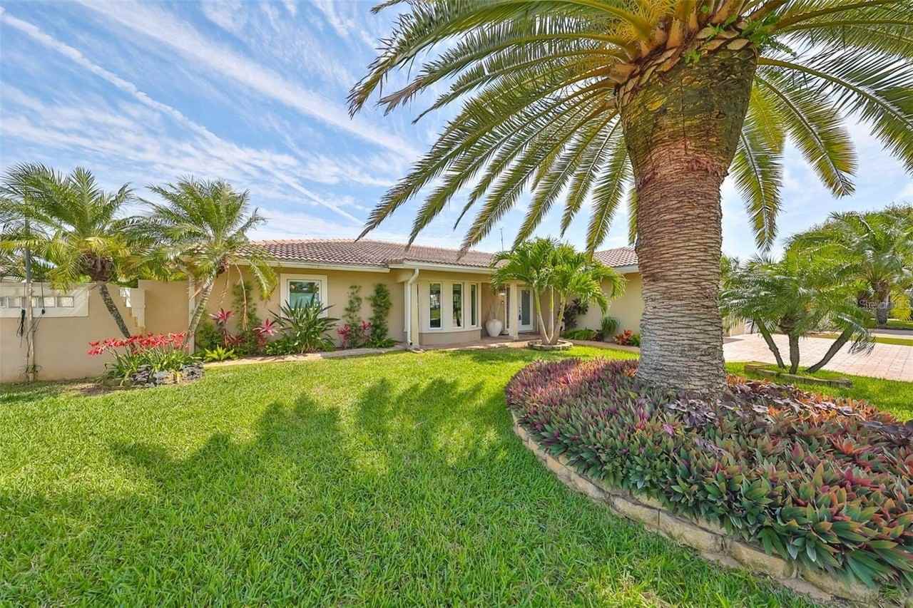 6429 Lake Sunrise Dr - Photo 2 of 41