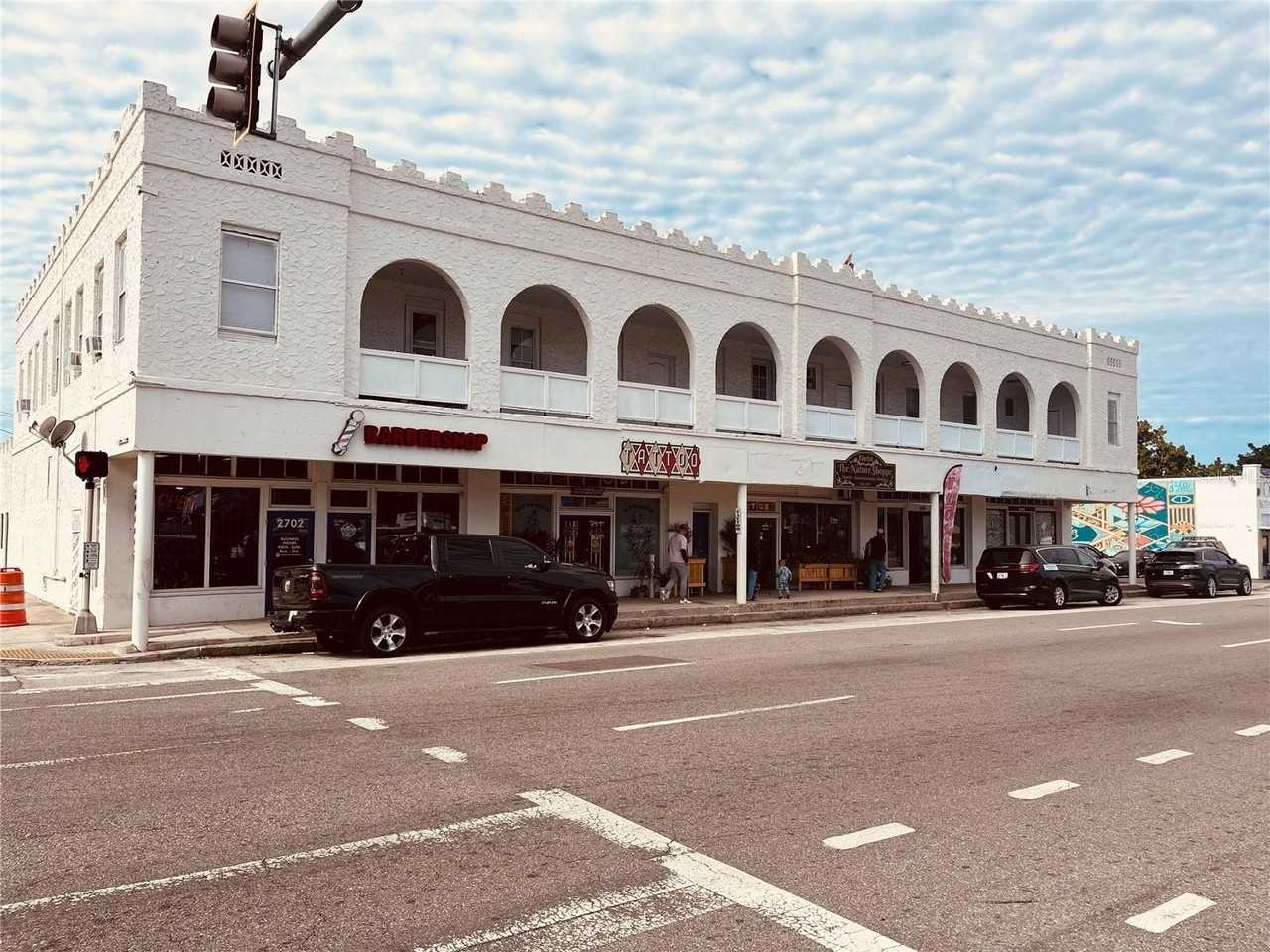 2702 N Florida Ave #4