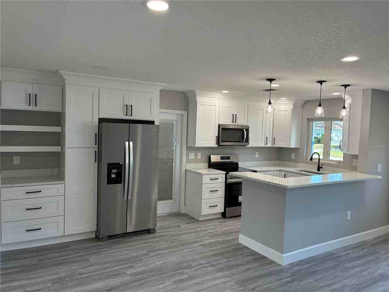 9024 2nd St N - Photo 5 of 23