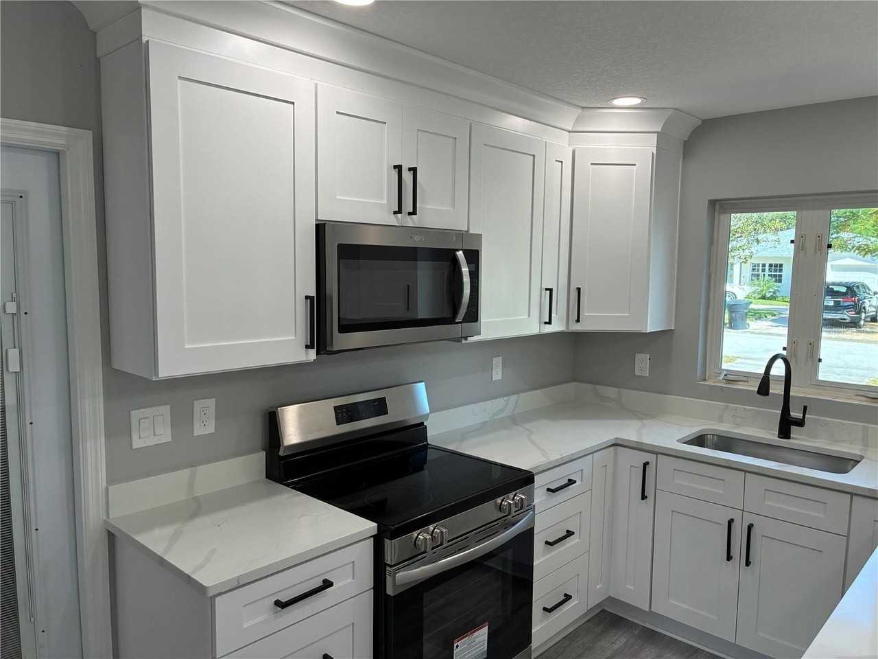 9024 2nd St N - Photo 7 of 23