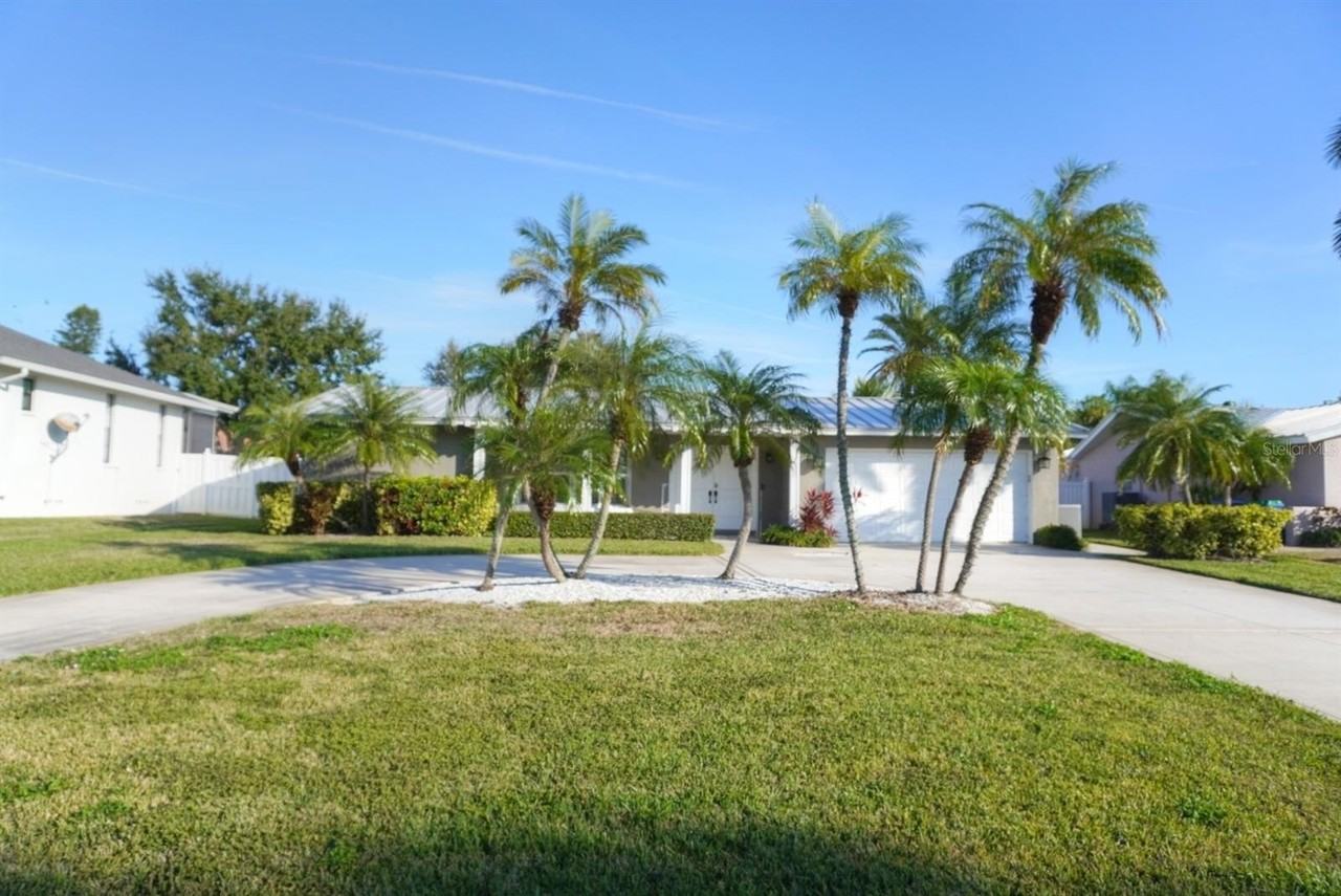 293 Monte Cristo Blvd - Photo 4 of 34