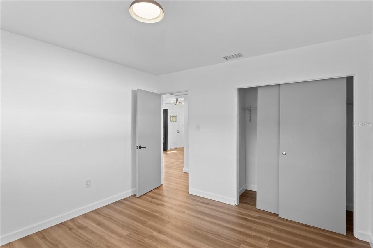 10685 109th St - Photo 4 of 24