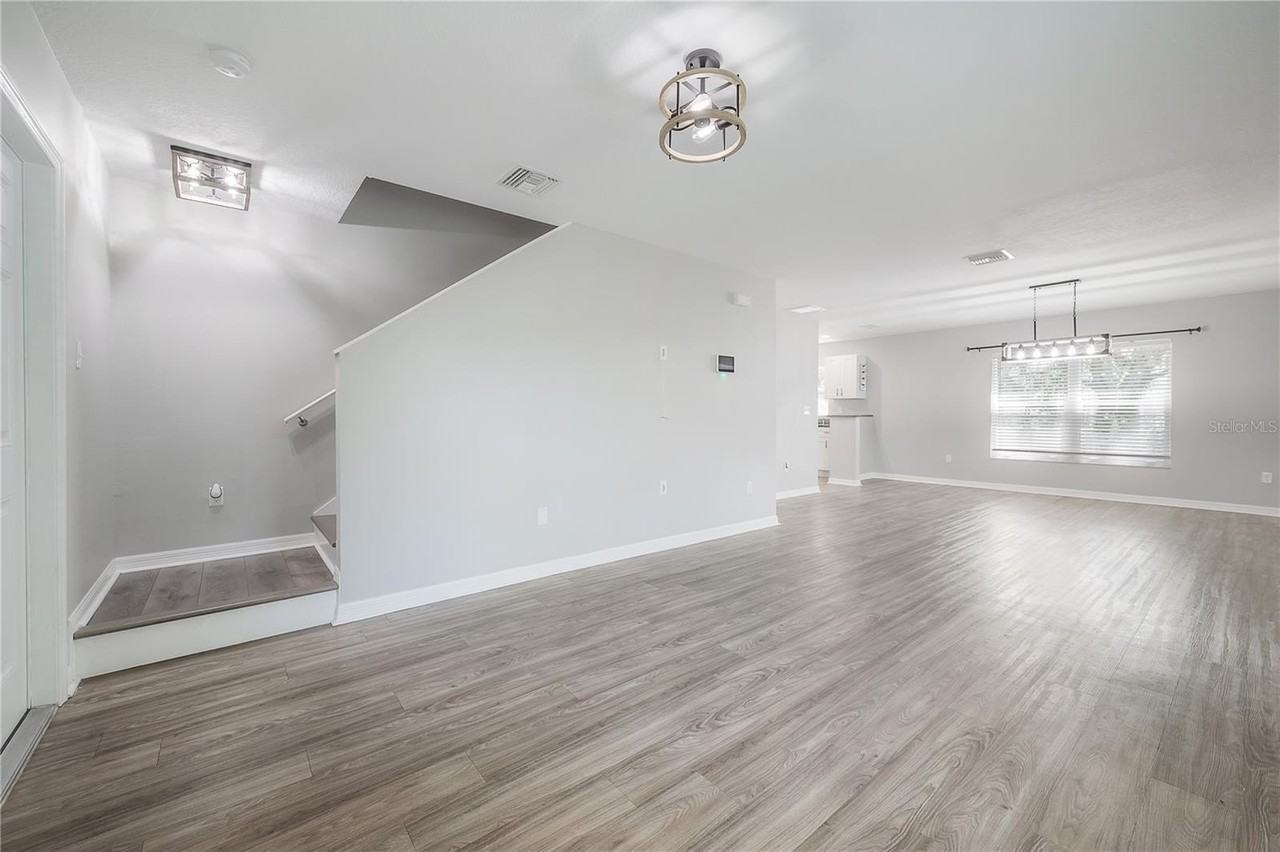 595 Shady Grove Dr - Photo 3 of 42