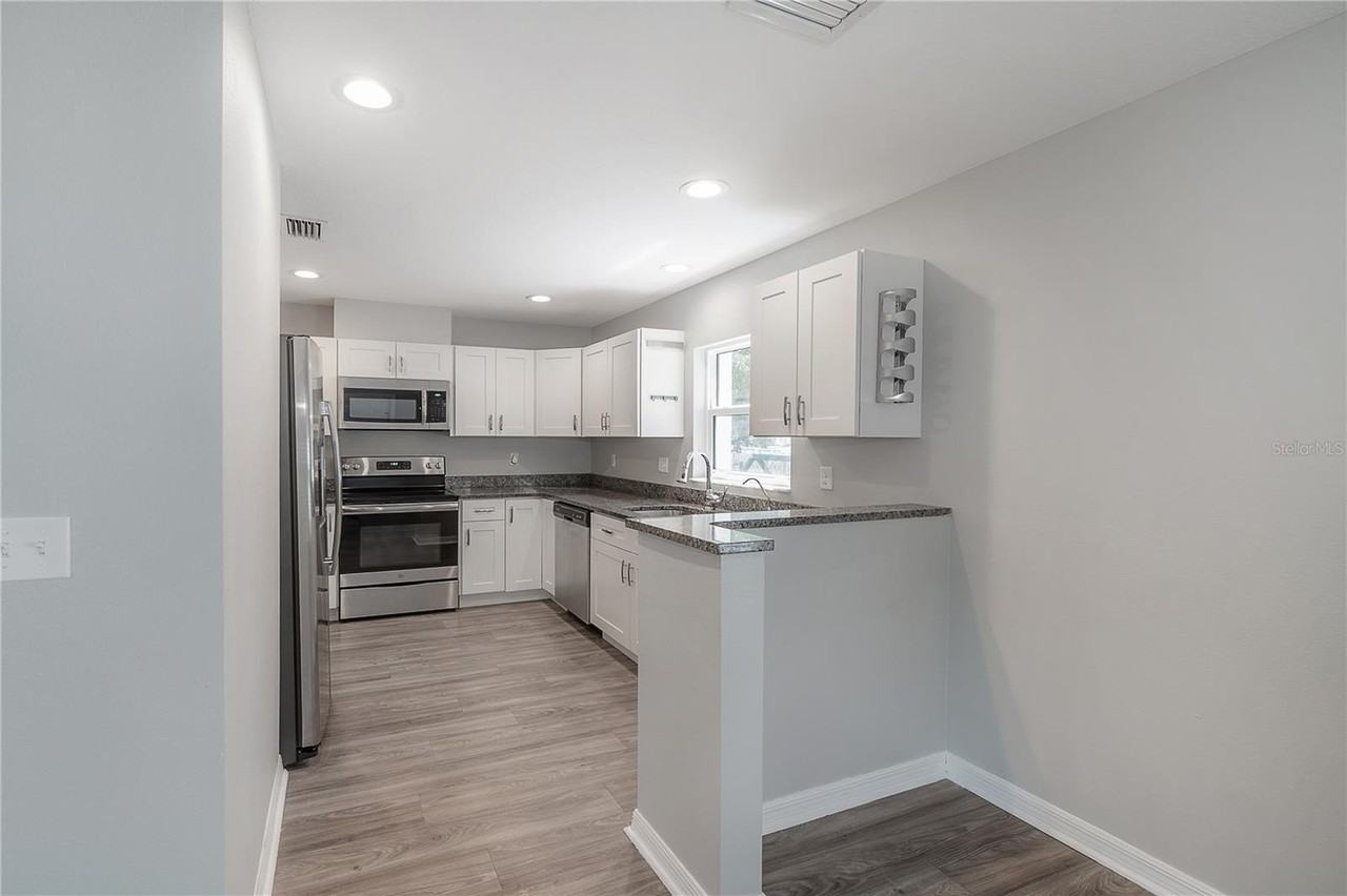 595 Shady Grove Dr - Photo 5 of 42