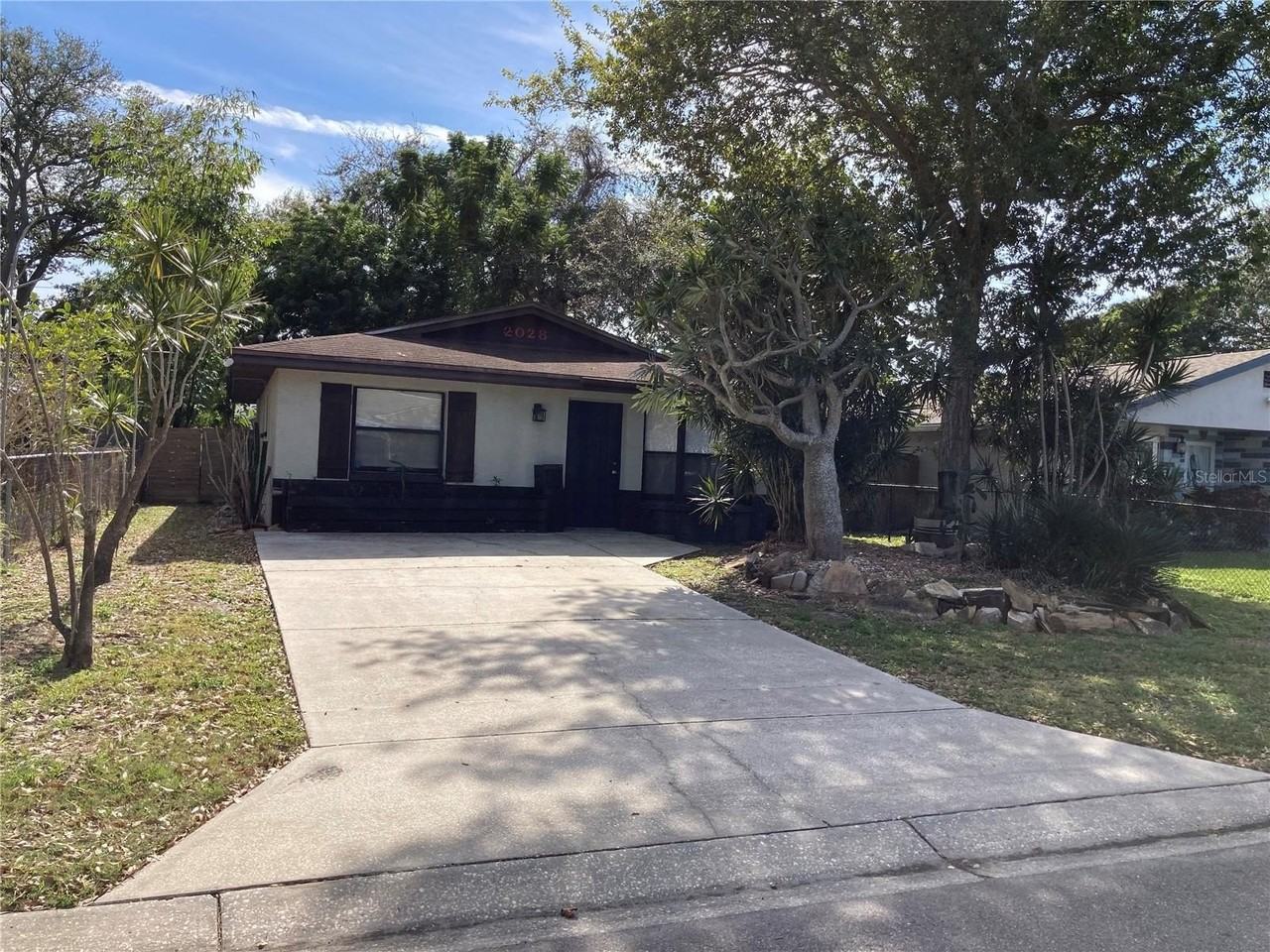 2028 29th Ave N - Photo 2 of 25