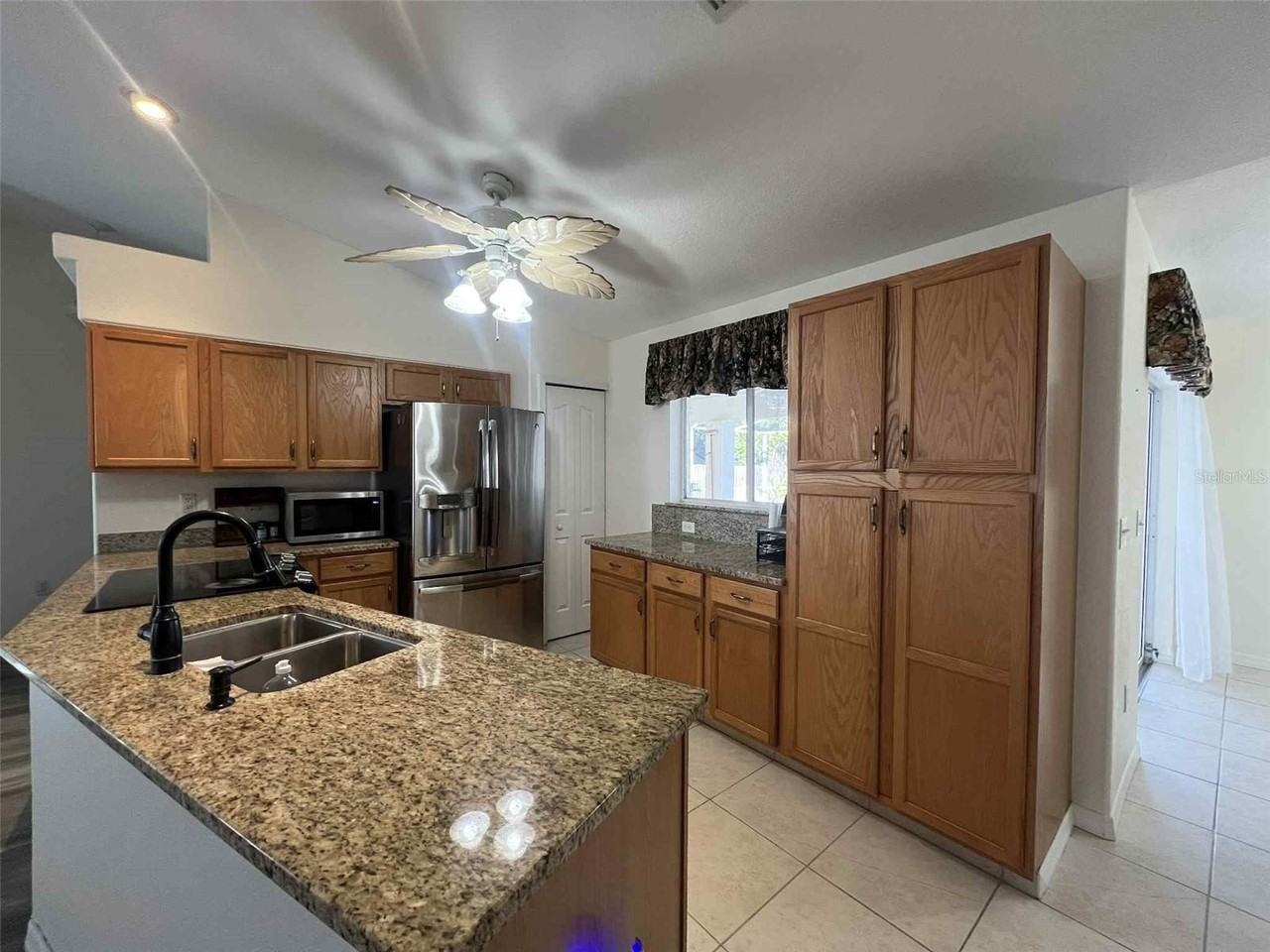 6557 Freeport Dr - Photo 2 of 10