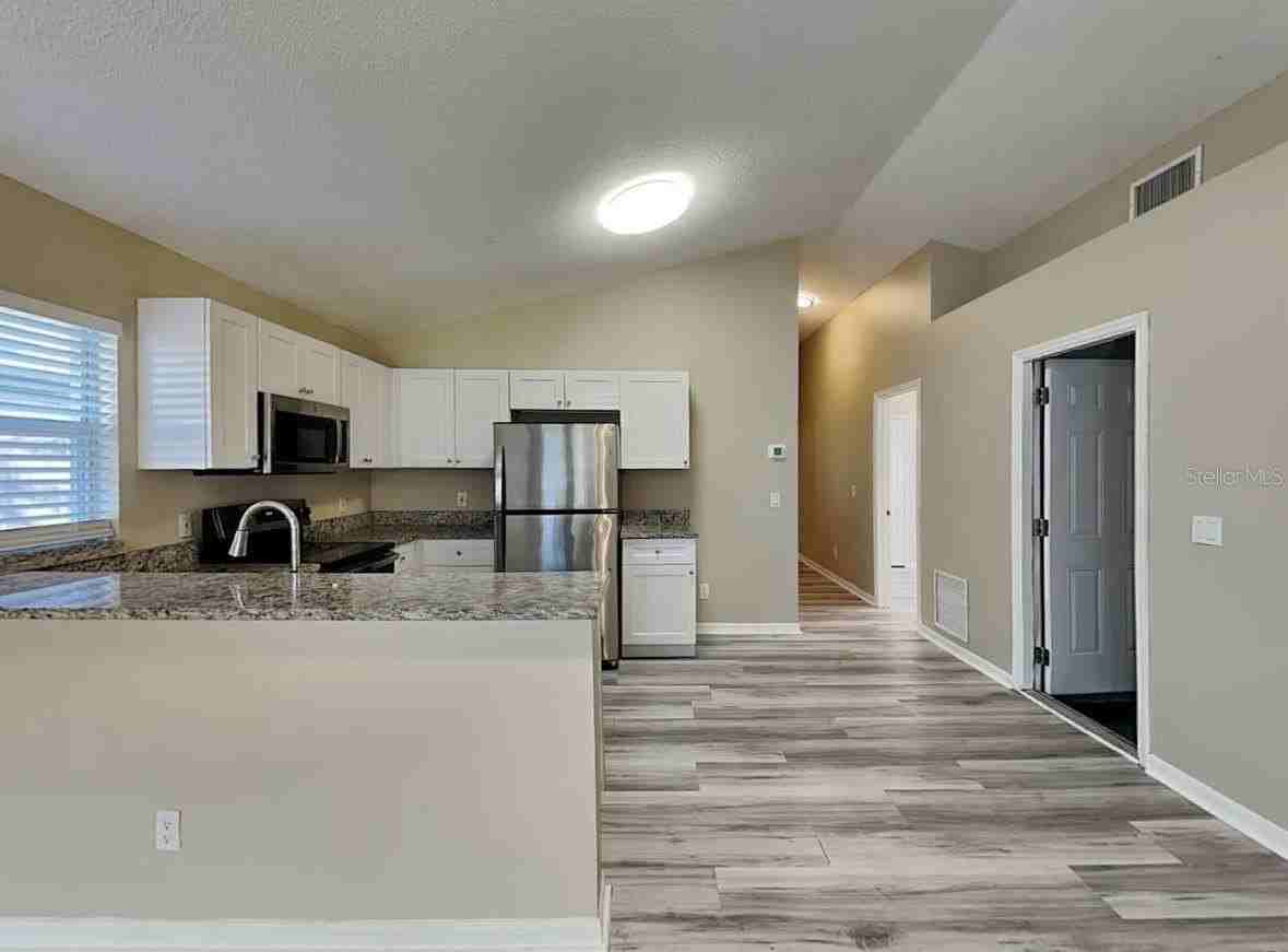 13230 Prestwick Dr - Photo 3 of 8