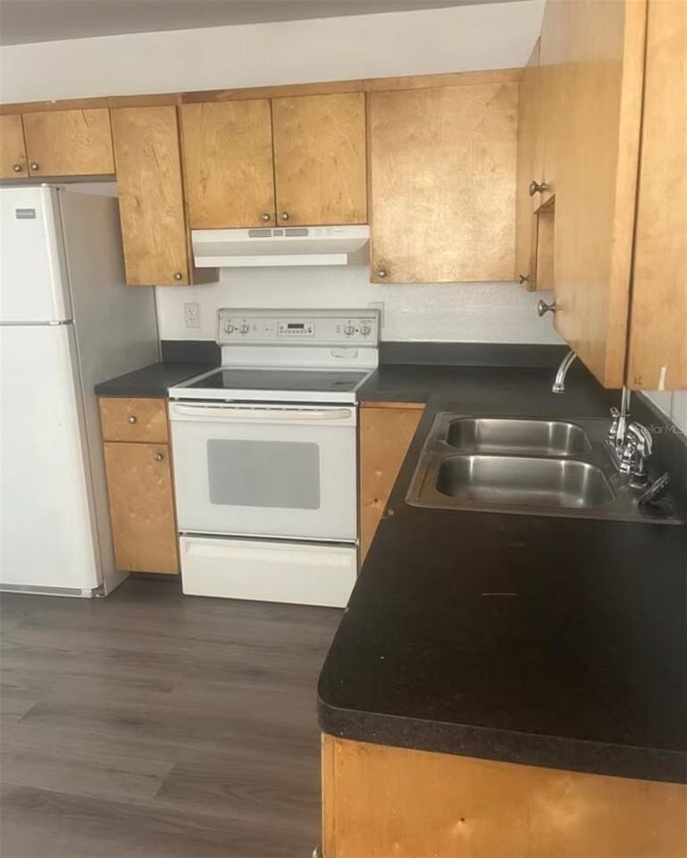 6806 Thomas Cir - Photo 2 of 5