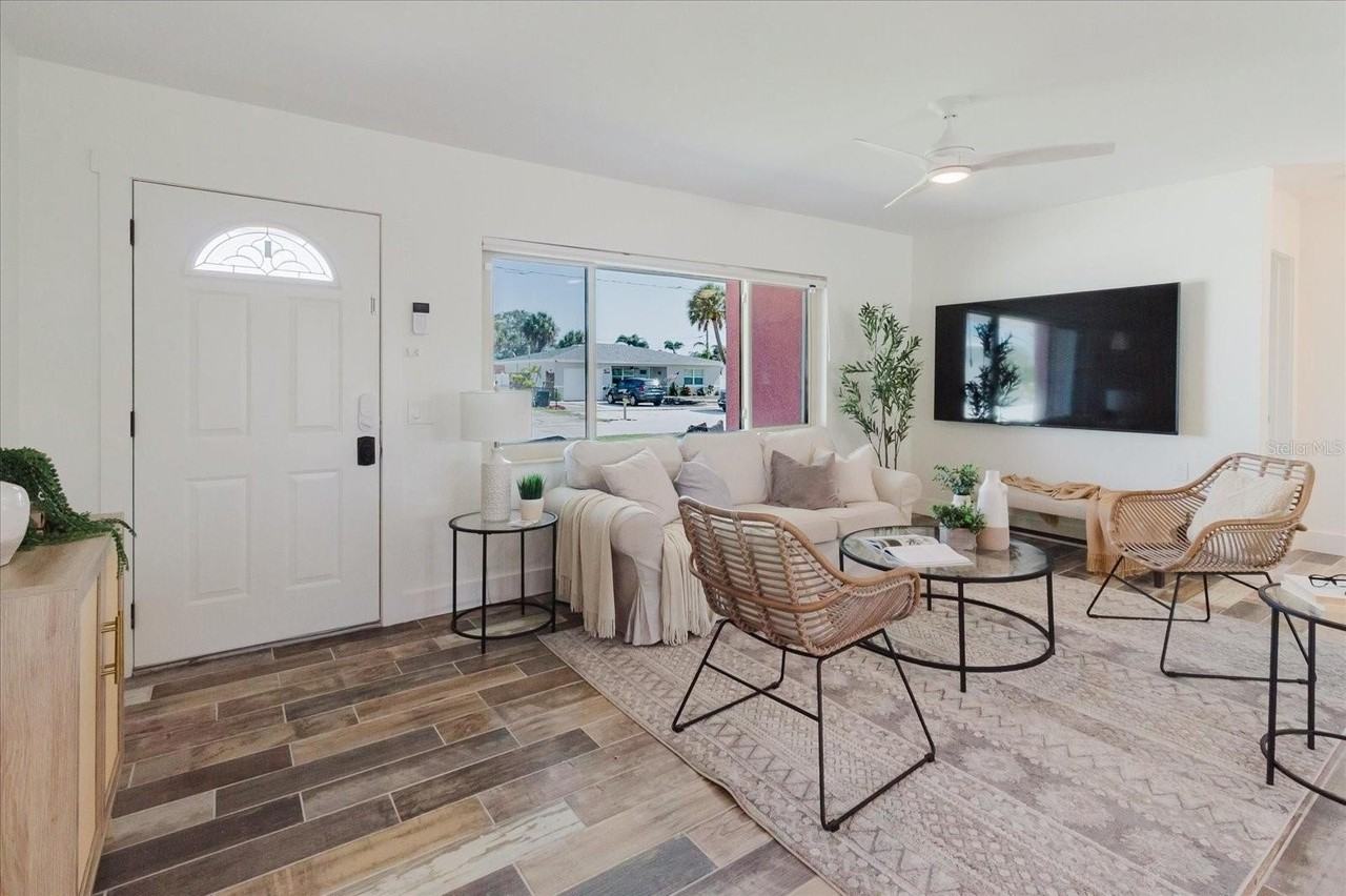 411 87th Ave - Photo 4 of 49