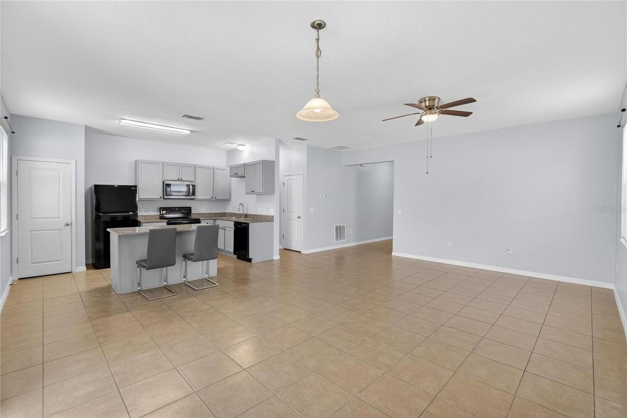 11528 Southern Creek Dr - Photo 7 of 48