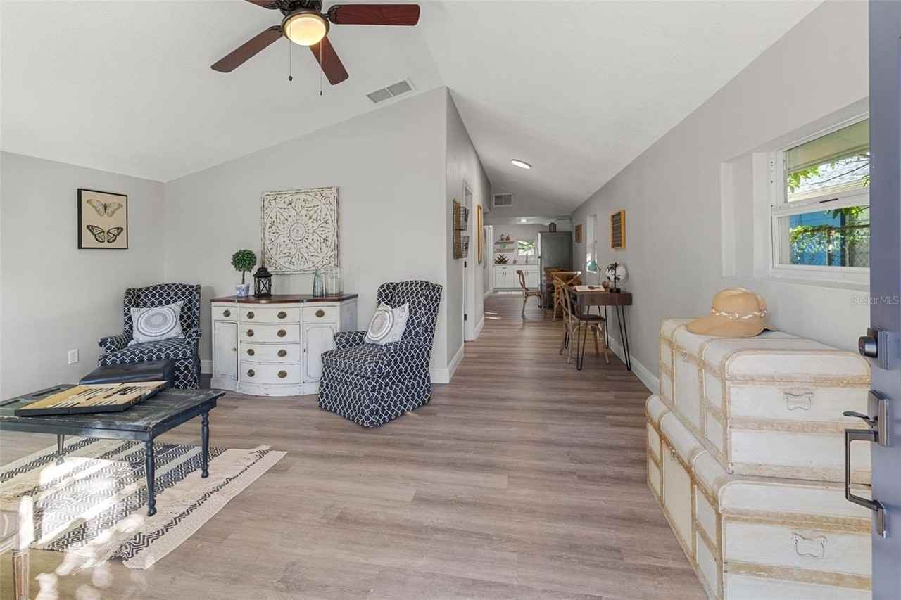 1606 E Osborne Ave - Photo 2 of 33