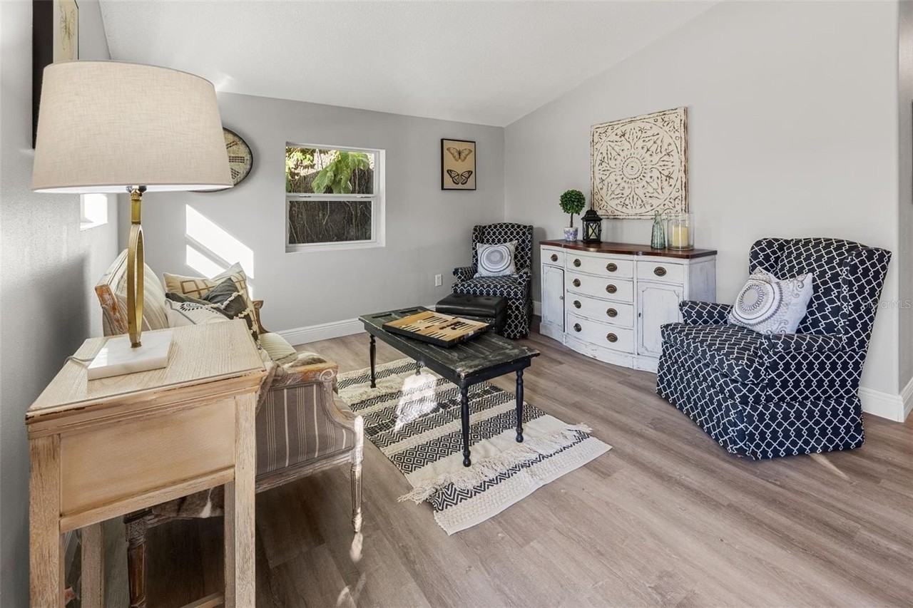 1606 E Osborne Ave - Photo 3 of 33