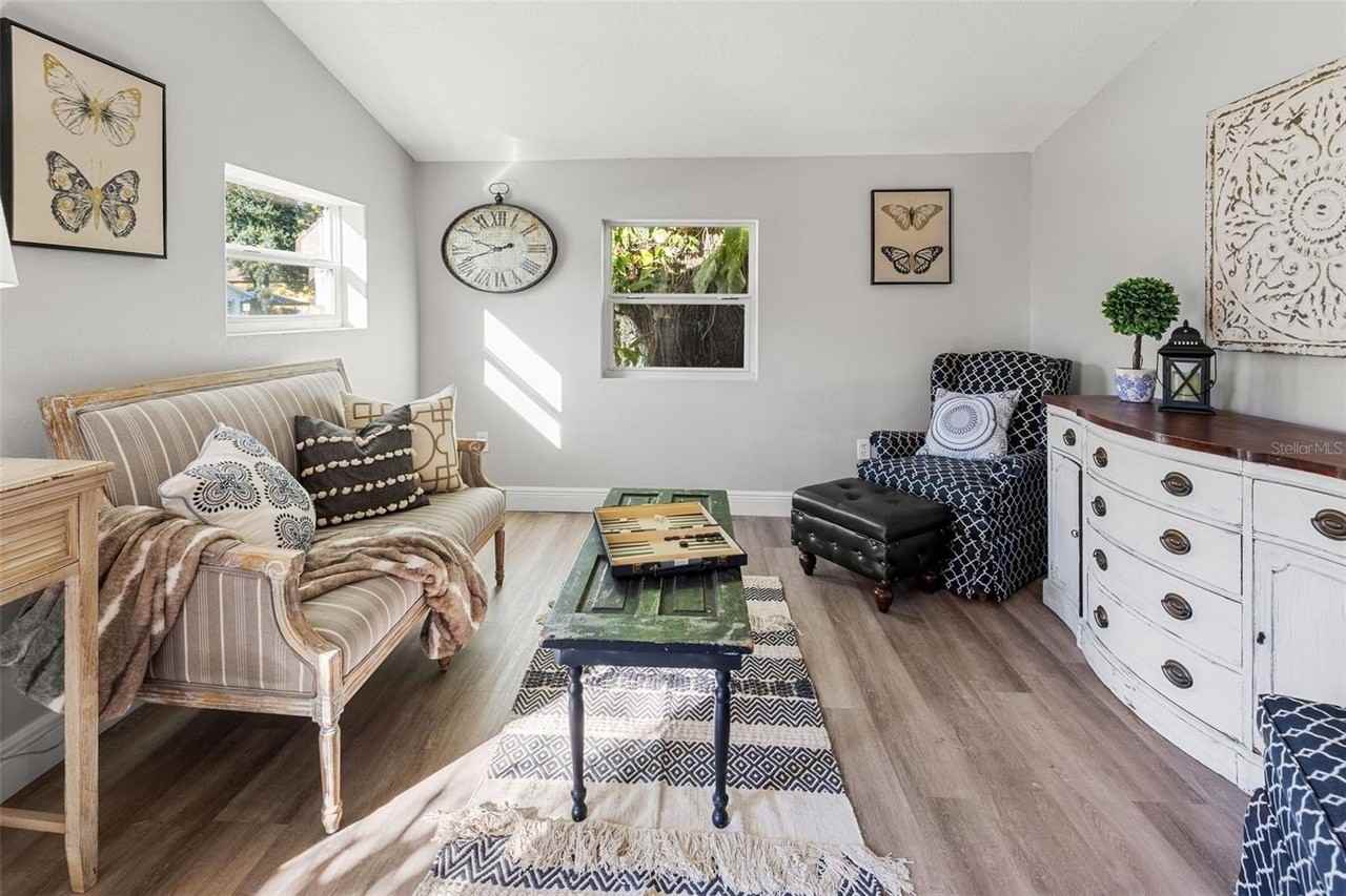 1606 E Osborne Ave - Photo 4 of 33