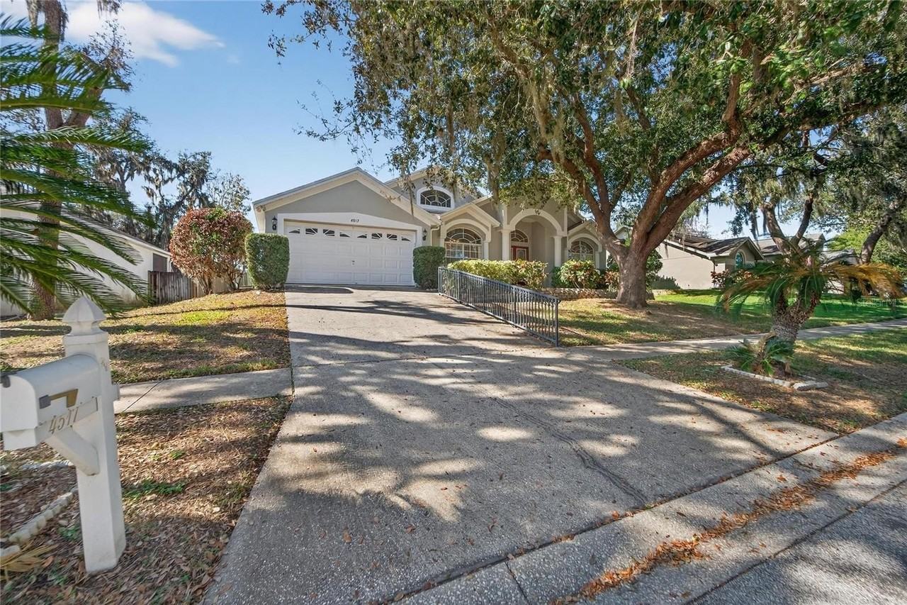 4517 Oak River Cir - Photo 4 of 50