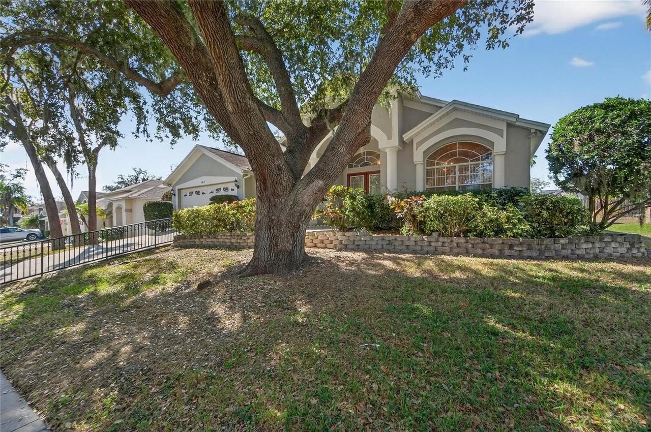 4517 Oak River Cir - Photo 5 of 50