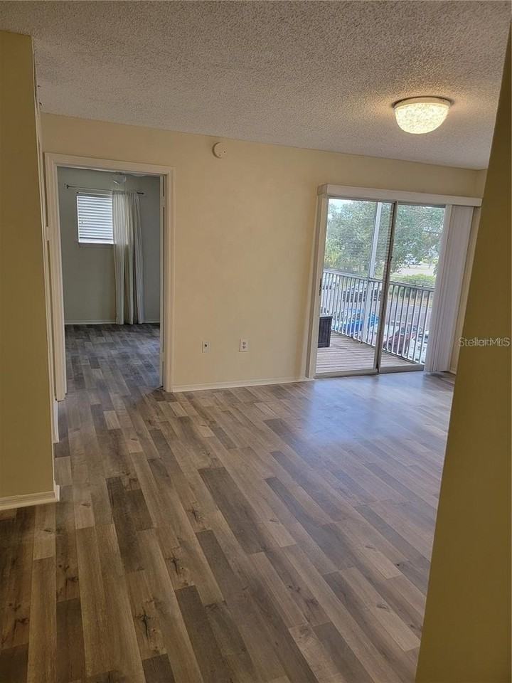 4211 Chatham Oak Ct #113 - Photo 4 of 23