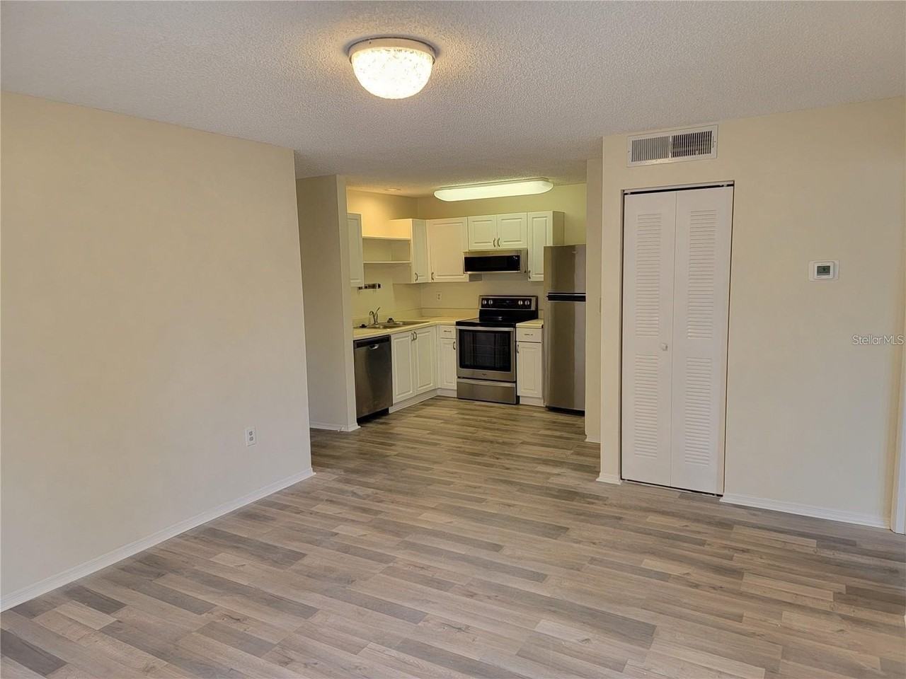 4211 Chatham Oak Ct #113 - Photo 7 of 23