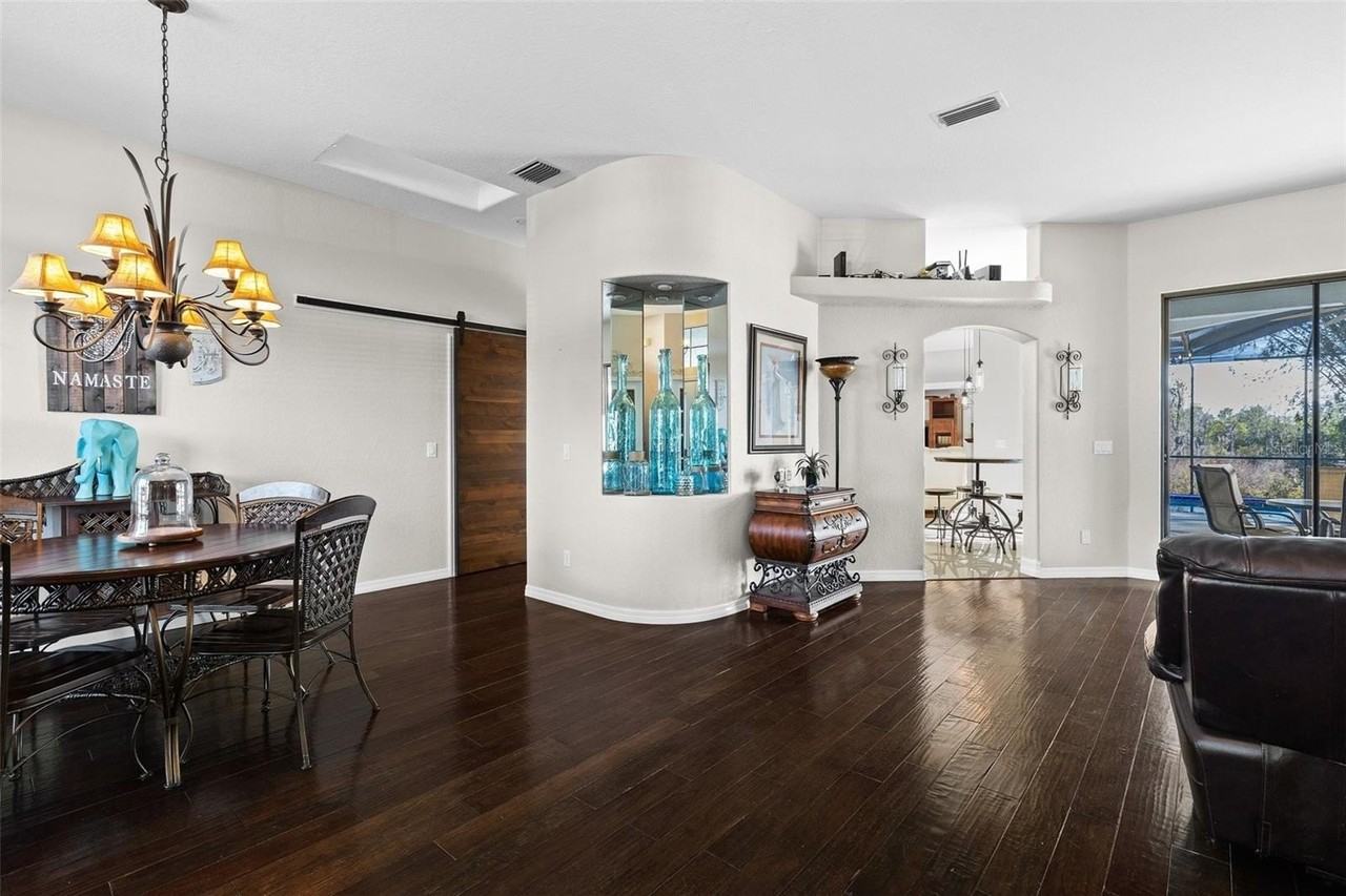 23048 Preserve Ct - Photo 6 of 50