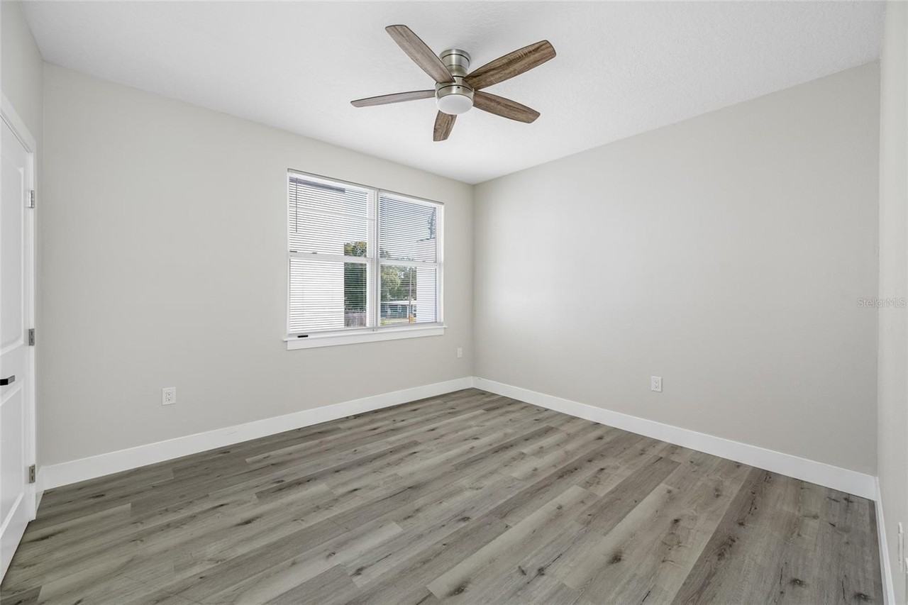 1039 1/2 53rd Ave N - Photo 5 of 13