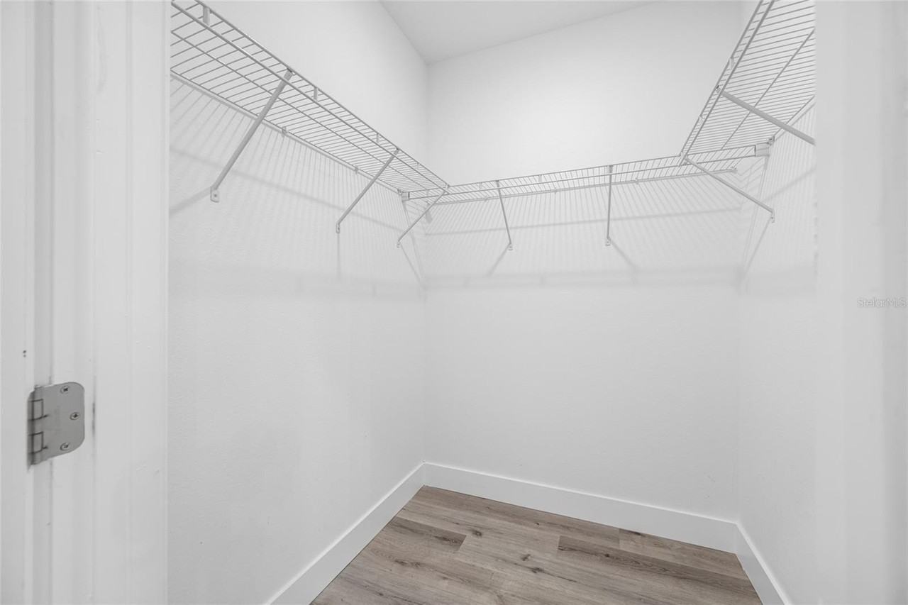 1039 1/2 53rd Ave N - Photo 6 of 13