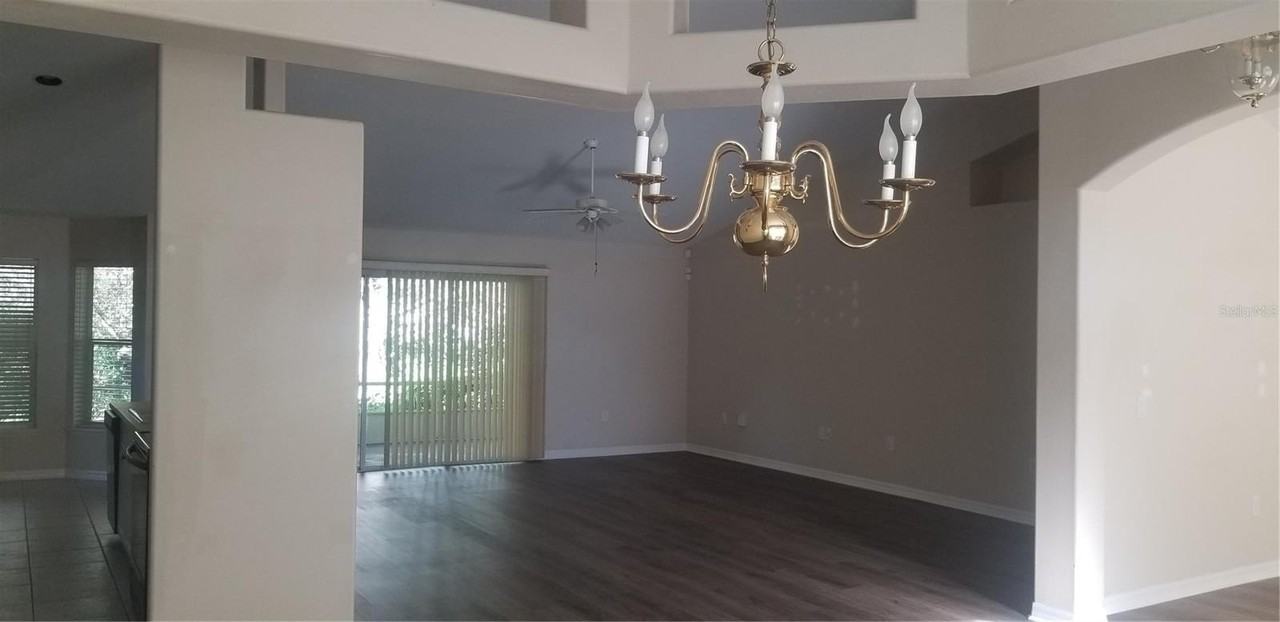 388 Hinsdale Dr - Photo 2 of 4