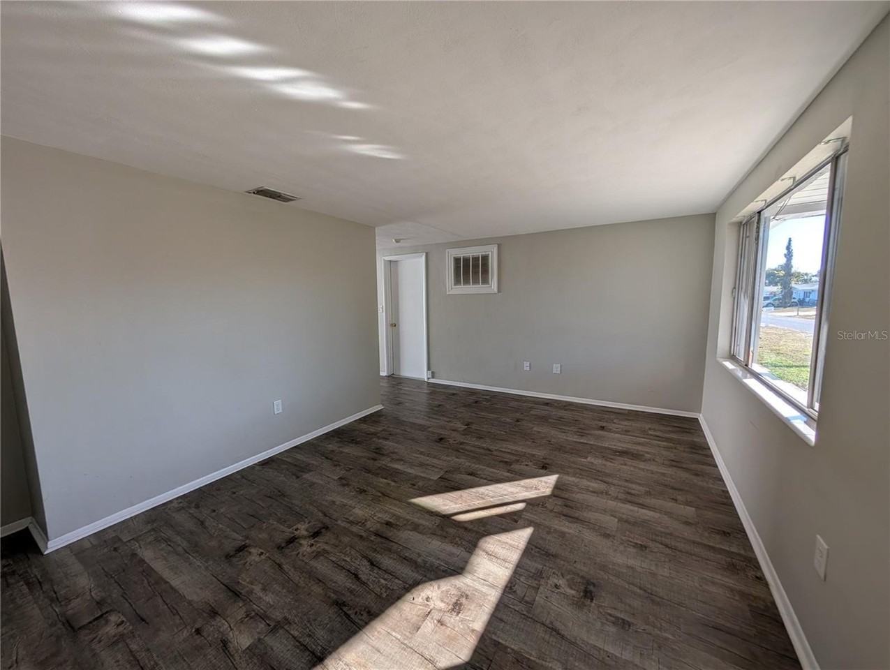 7201 Rhinebeck Dr - Photo 3 of 12