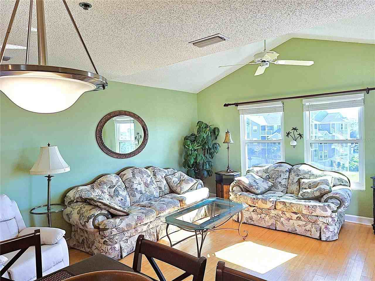 5727 Biscayne Ct #302 - Photo 6 of 23