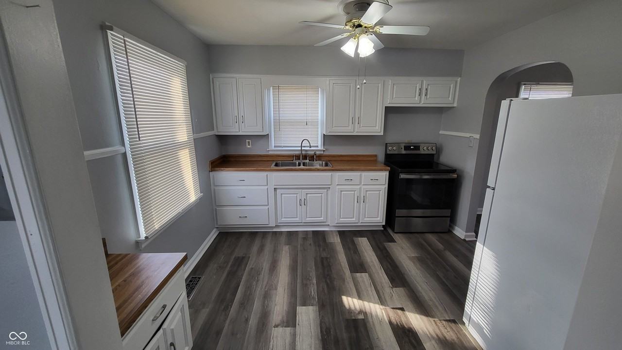 3151 W 18th St - Photo 6 of 16