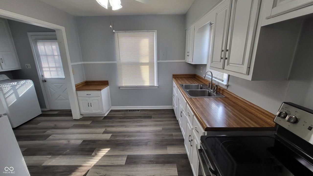 3151 W 18th St - Photo 7 of 16