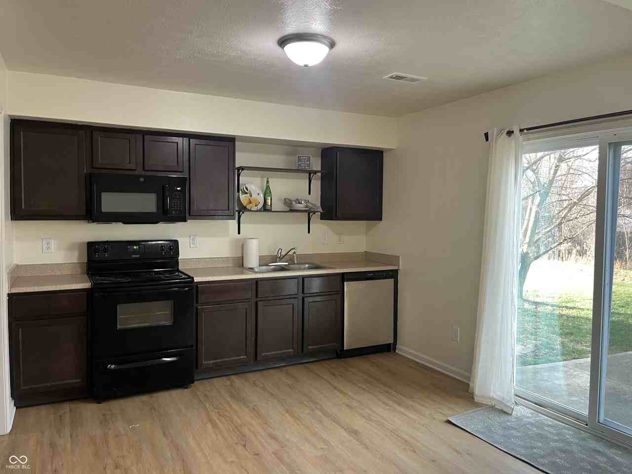 2014 Falcon Ct - Photo 3 of 18