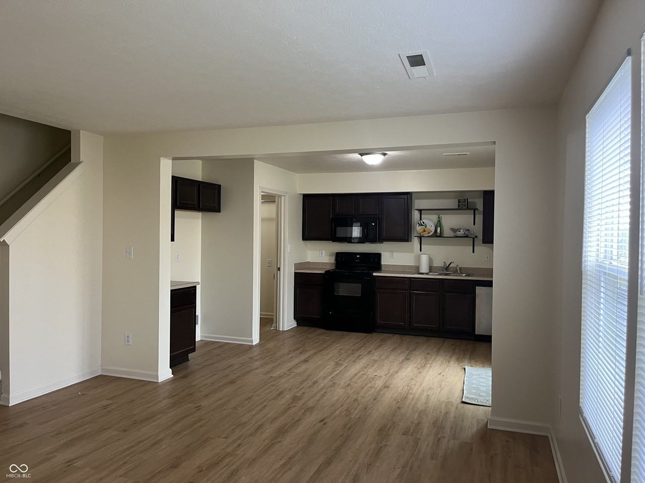 2014 Falcon Ct - Photo 5 of 18