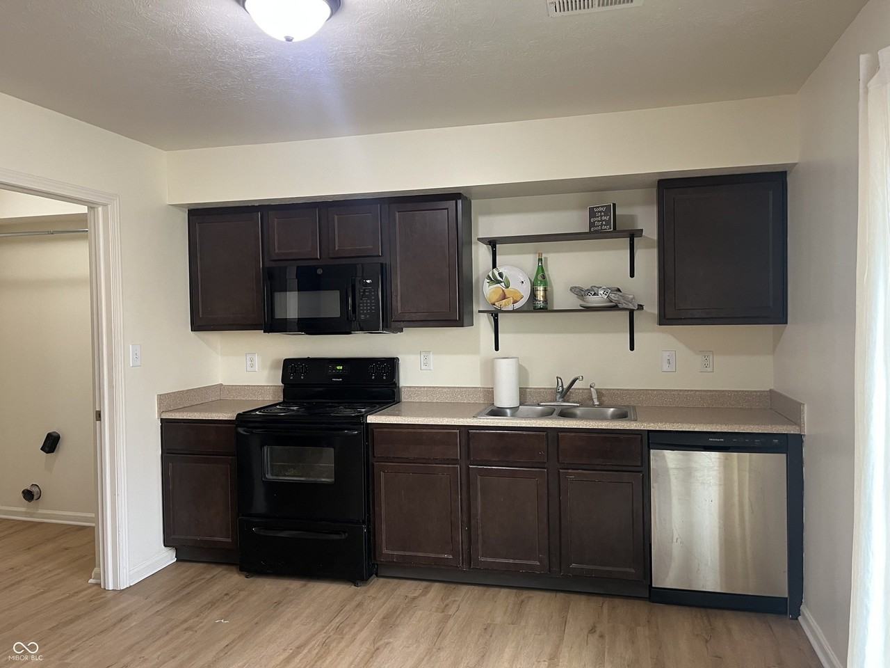 2014 Falcon Ct - Photo 7 of 18