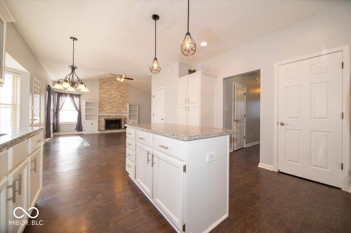 11507 Spyglass Ridge Dr - Photo 4 of 36