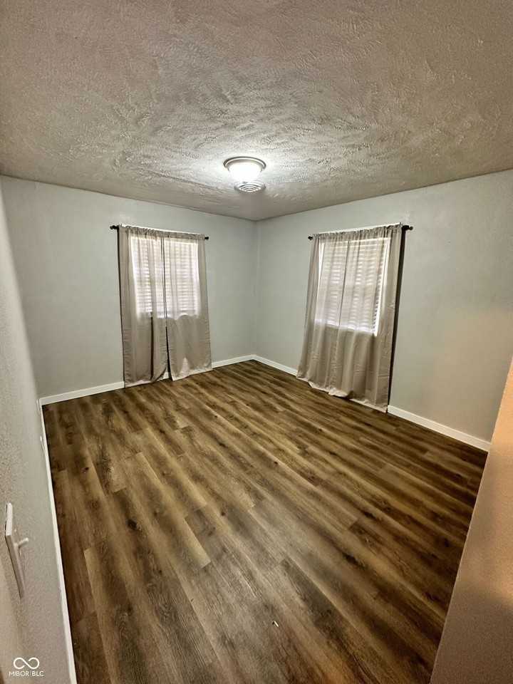 6497 W 300 S - Photo 6 of 9