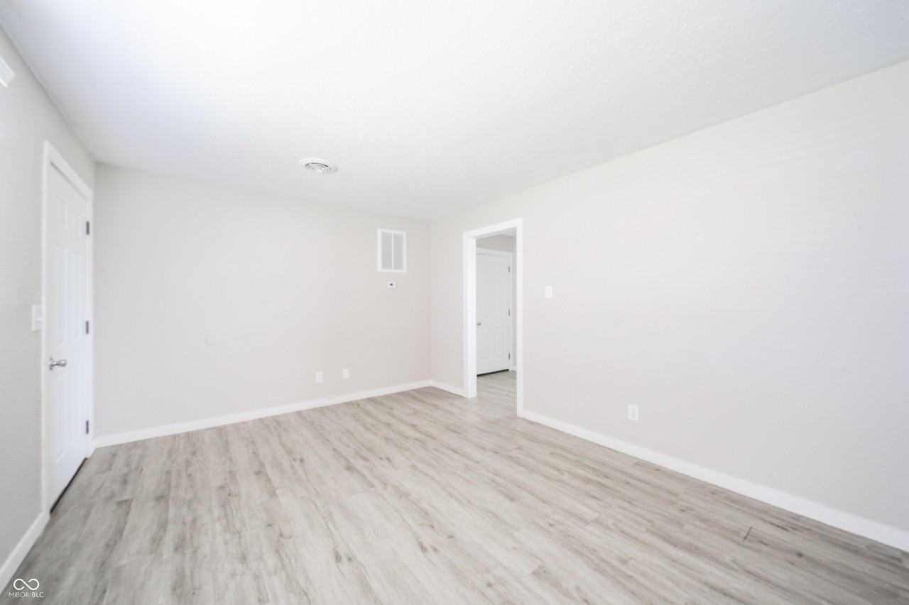 6461 W 300 S - Photo 5 of 19