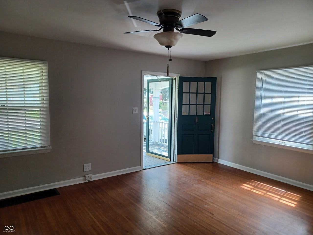 60 N Routiers Ave - Photo 7 of 31