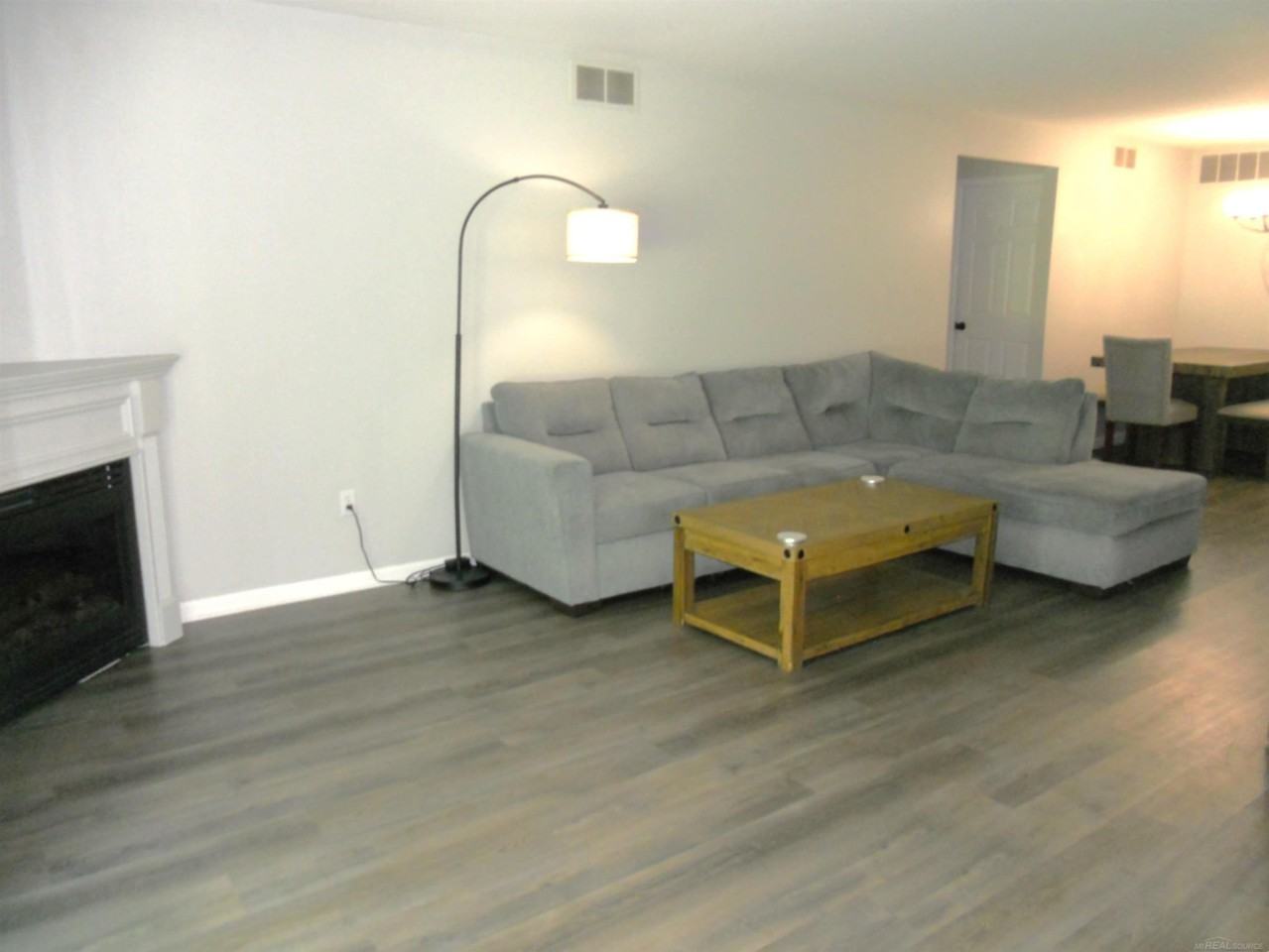 21015 Cooper Dr - Photo 7 of 44