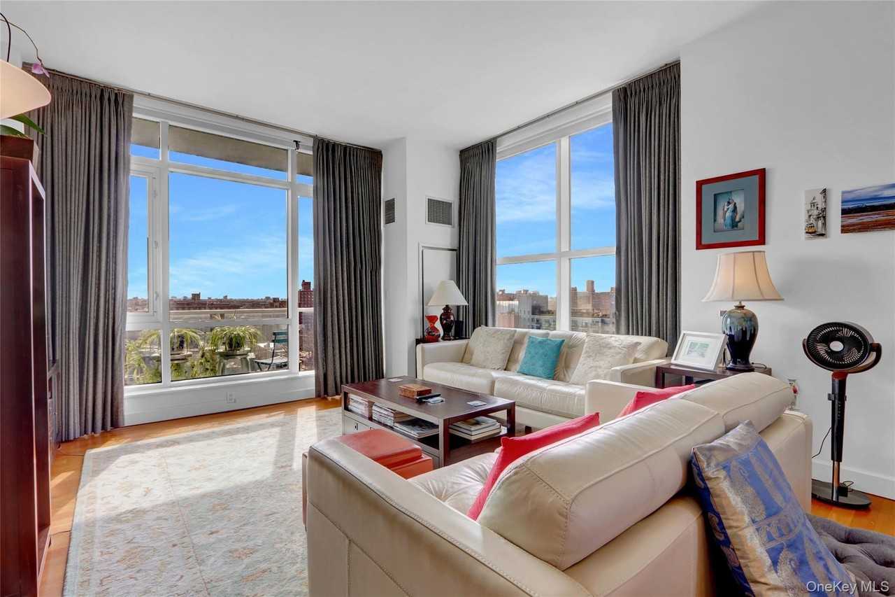 1124 31st Ave Apt 10e #10E - Photo 6 of 23