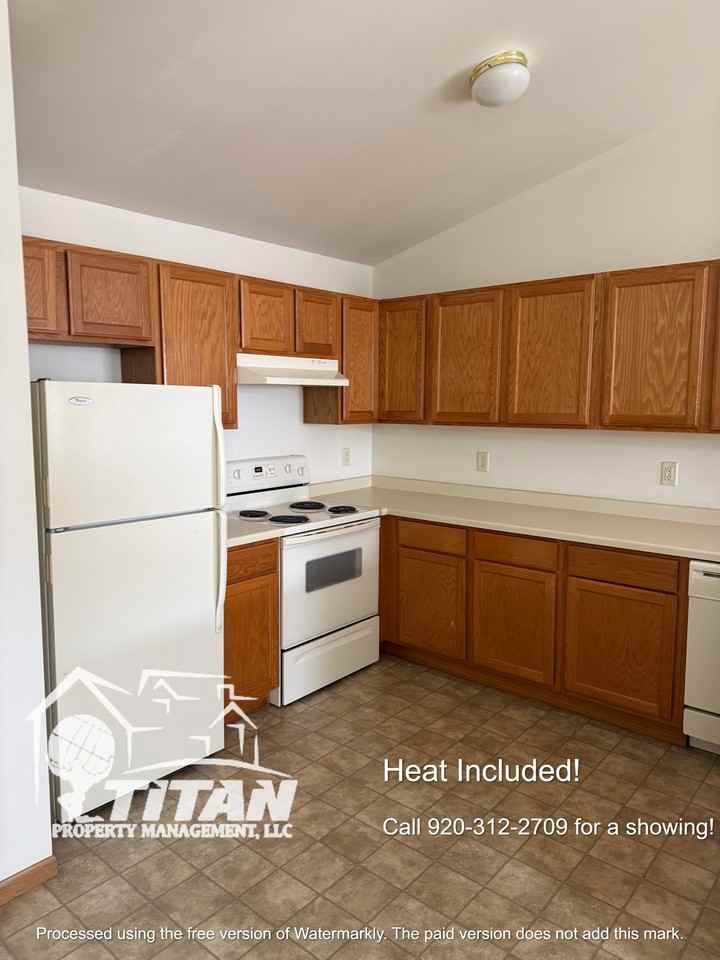 1730 Robin Ave, Oshkosh - Photo 3 of 9