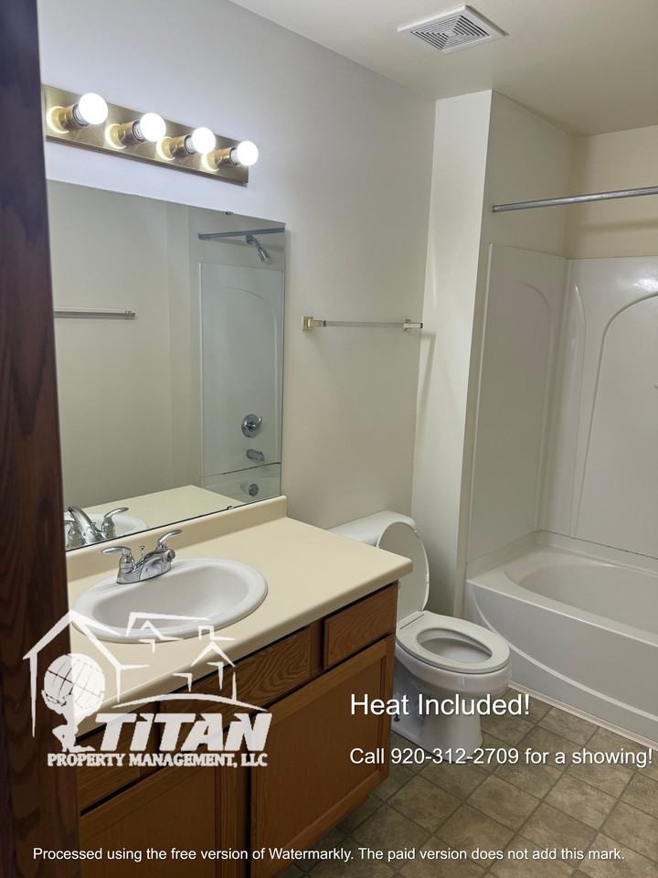 1730 Robin Ave, Oshkosh - Photo 6 of 9