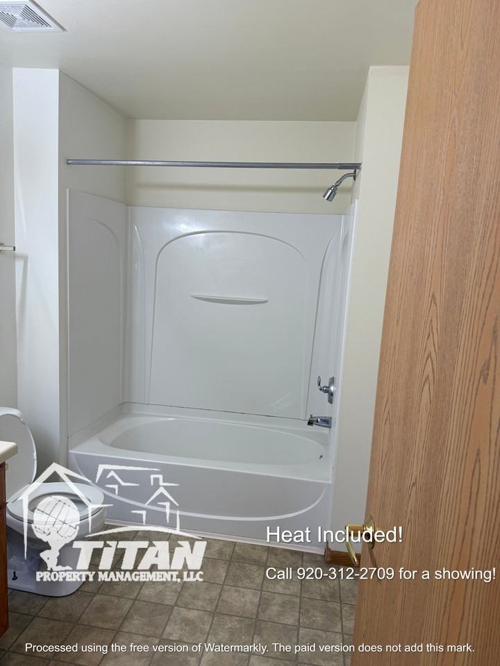 1730 Robin Ave, Oshkosh - Photo 7 of 9