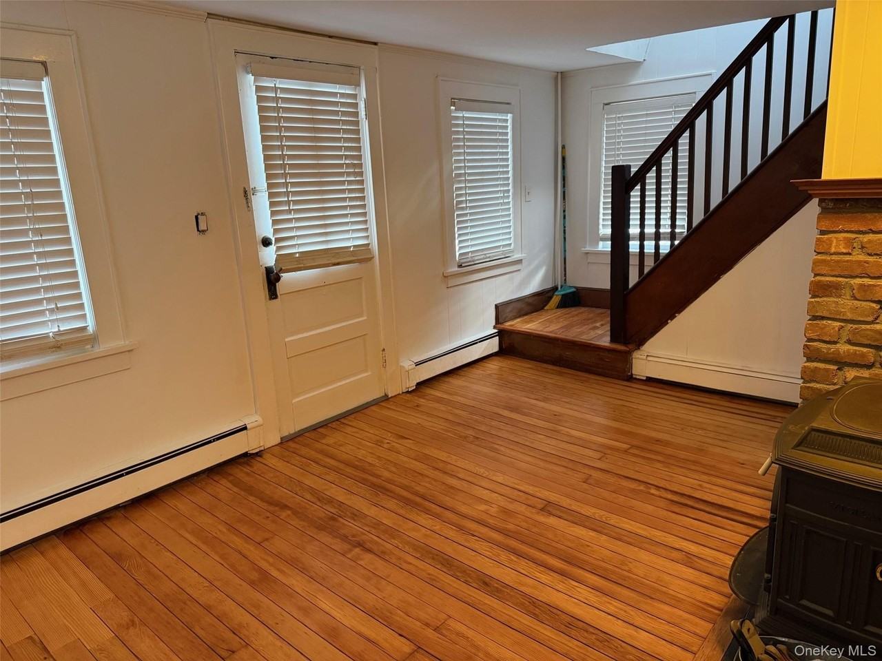 182 Maple Hill Rd - Photo 5 of 28