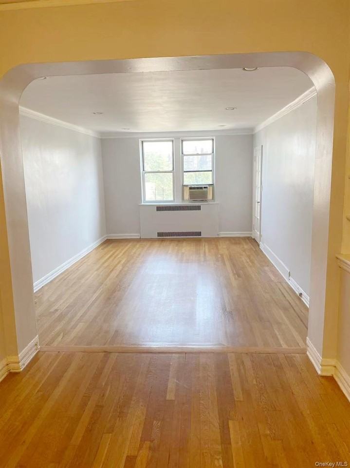 7540 Austin St Apt 4hr #4HR - Photo 2 of 11