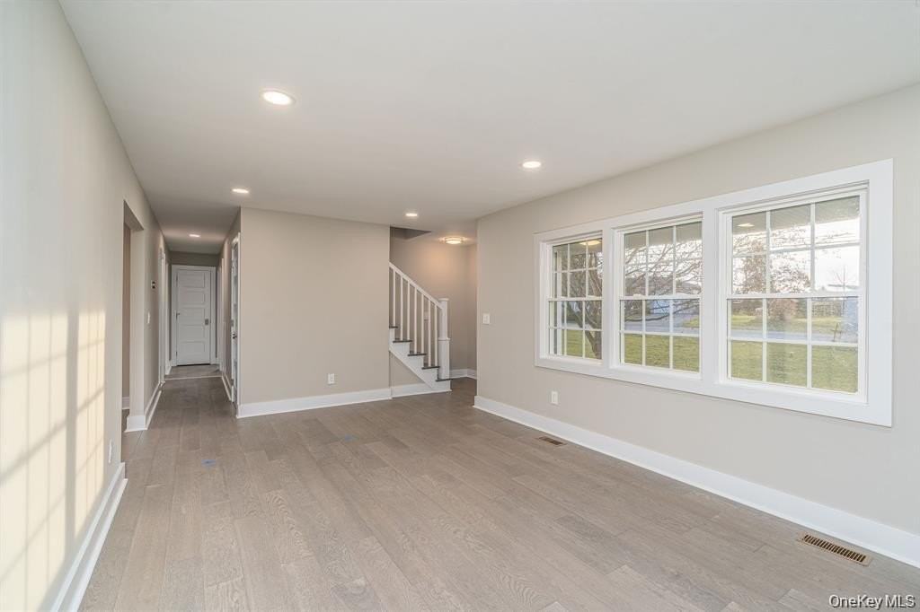 970 Village Ln - Photo 4 of 37