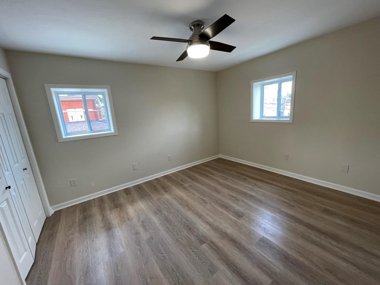 625 North Negley Avenue - Photo 4 of 32