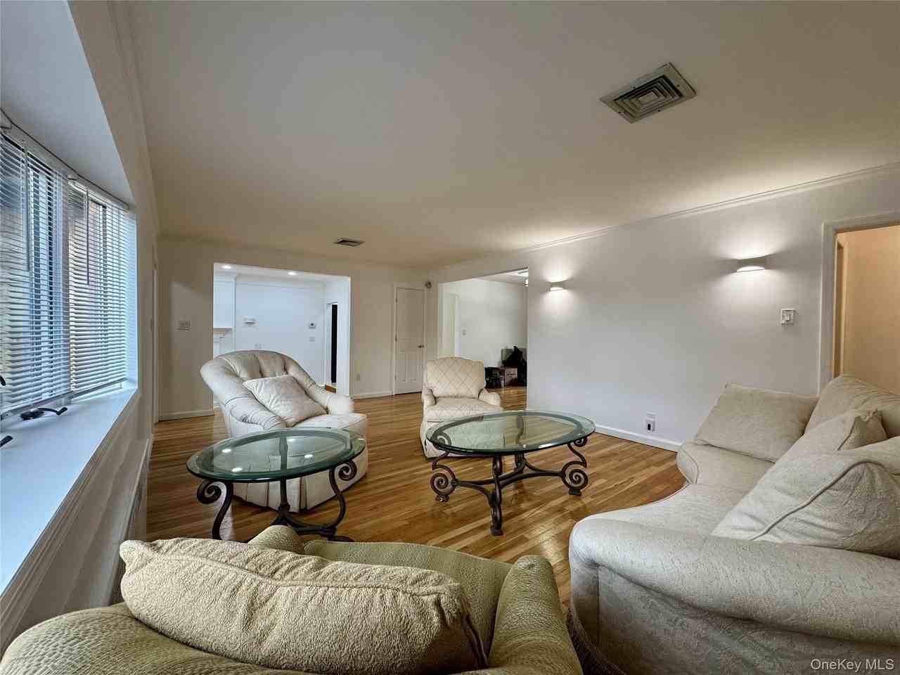 23 Center Dr - Photo 5 of 19