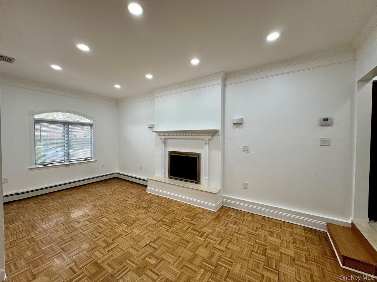 23 Center Dr - Photo 6 of 19