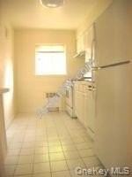 221 Middle Neck Rd Apt H3 #H3 - Photo 7 of 9